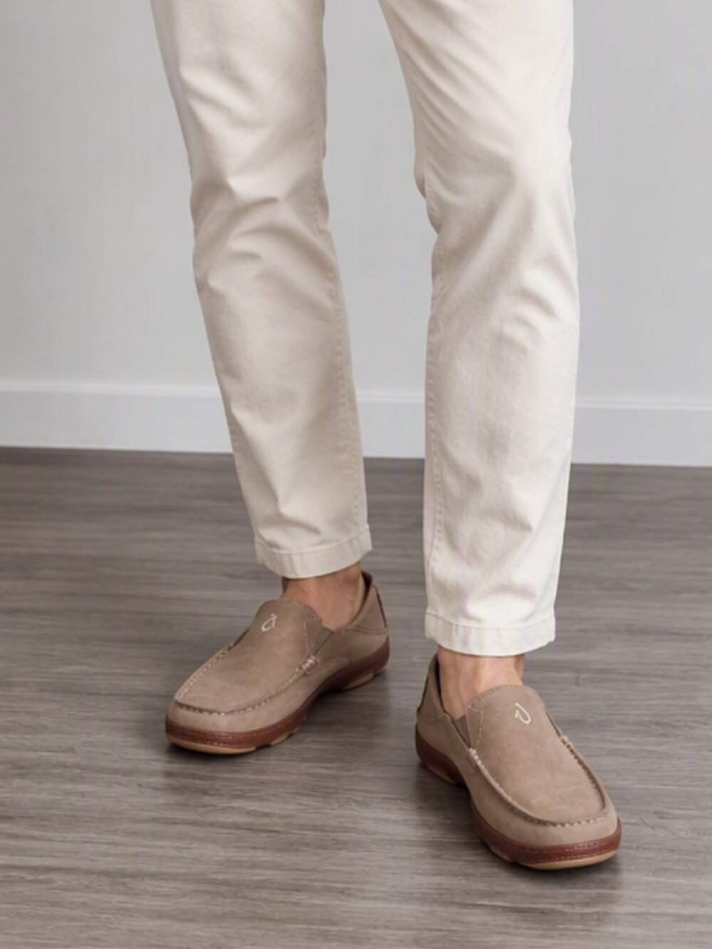 OluKai Moloa Men’s Antique Leather Loafers Shoes $140 in Clay / Toffee